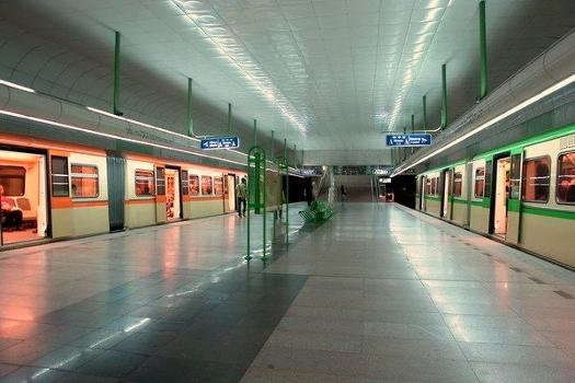 Metrobahnhof Sapaden Park