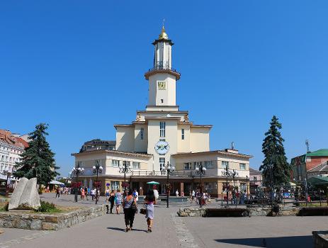 Hôtel de ville d'Ivano-Frankivsk