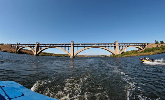 Pont Preobrazhensky (nouveau Dniepr)