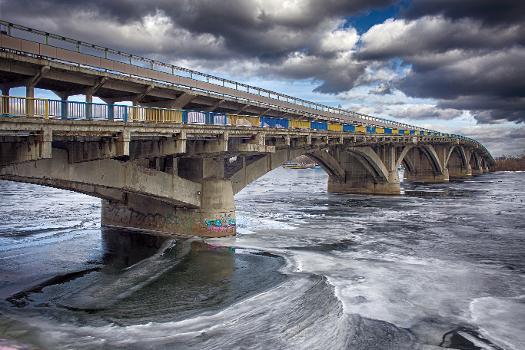 Pont-métro de Kiev