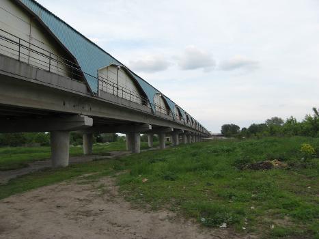 Metrobrücke Charkiw