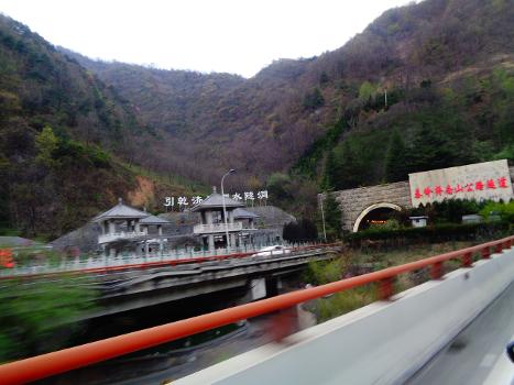Zhongnanshan-Tunnel