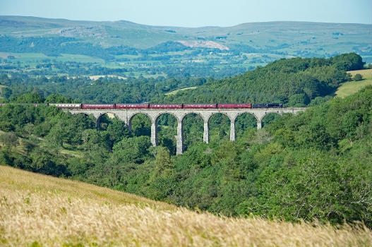 8F 48151 heading back south with the Chester Dalesman crossing Smardale Viaduct