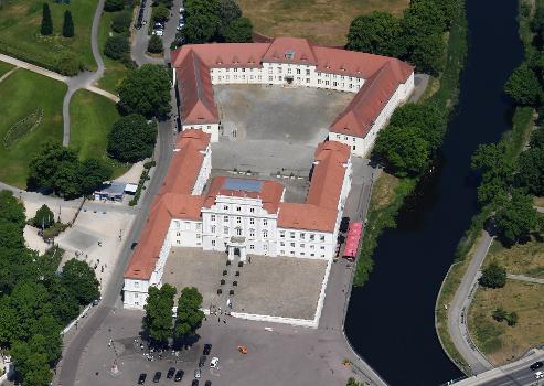 Oranienburg Palace:Aerial image of with a view from the south