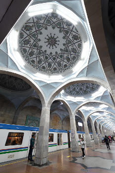 Station de métro Alisher Navoiy