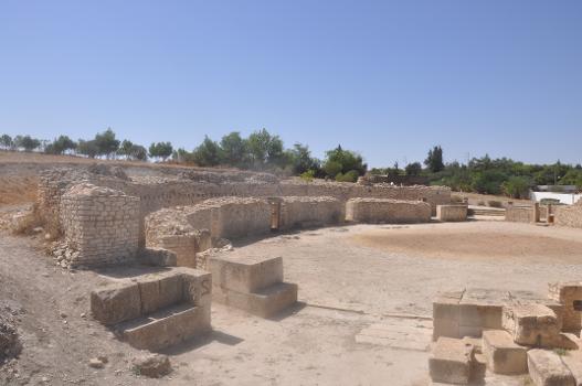 Amphithéâtre de Maktar