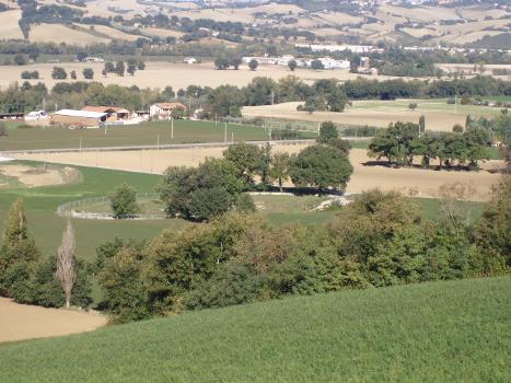 Area archeologica di Suasa - Anfiteatro - Vista dalla collina