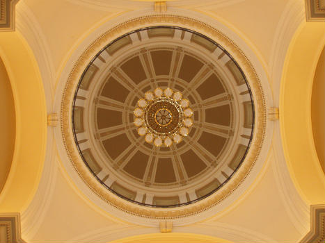 Dome inside the Arkansas State Capitol building