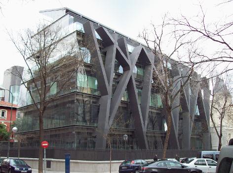 Rafael del Pino Auditorium:View, from the south-west angle, of , a conference hall at 39A (street) in in (), beside . Building was projected in 2005 by architect , and built from 2006 to 2008.