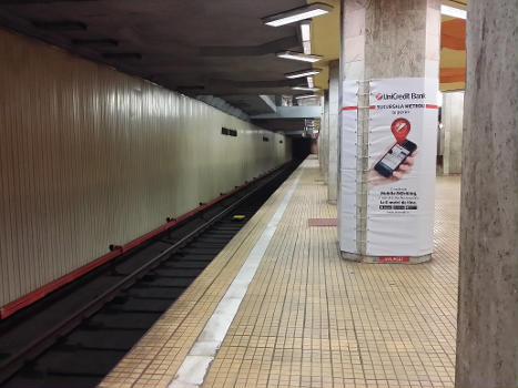 Aurel Vlaicu metro station