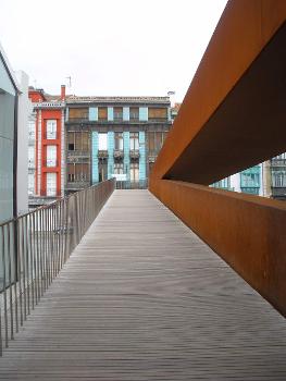 Passerelle d'accès du Centre culturel international Oscar Niemeyer