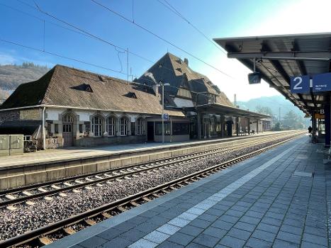 Bahnsteig Richtung Trier, Bahnhof Cochem