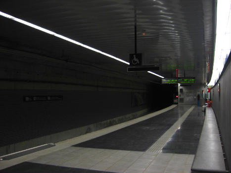 Casa de l'Aigua Metro Station