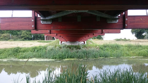 Die "Baron Gustav Berg Brücke" über den Einser-Kanal in Ungarn, unweit der Landesgrenze zu Wallern, Burgenland.