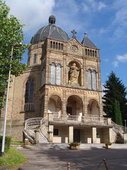 Basilique Notre-Dame-de-Bon-Secours de Saint-Avold, vue de la façade