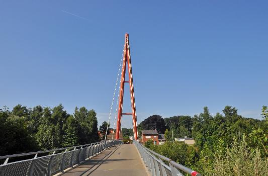Beernem (Belgique) : pont pout cyclistes sur le canal de Gand à Bruges