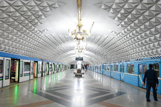 Station de métro Beruniy