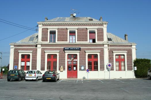 Bréval Station