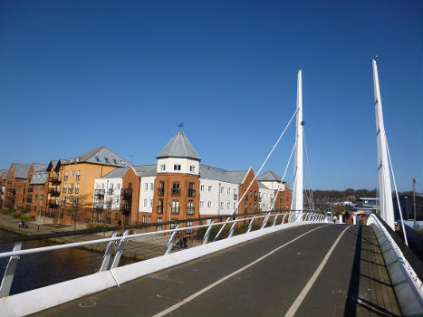 Bridge and riverside apartments, Norwich 