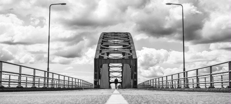 Vieux pont sur la IJssel