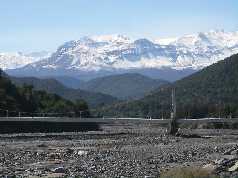 Pont-pipeline sur le Río Cachapoal