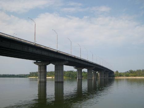 The bridge across the Dnipro (Kamianske, Ukraine)