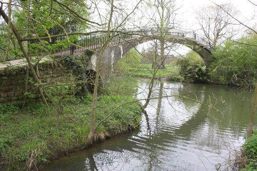 Bridge over River Cherwell giving access to University Parks