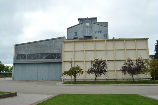 Building Q121 at Former Royal Aircraft Establishment Site