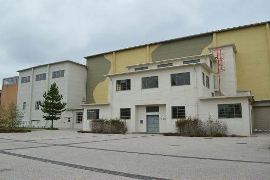 Building R133 at Former Royal Aircraft Establishment