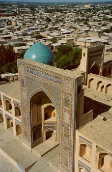 Miri Arab madressah in en:Bukhara,
Photo by Anatoly Terentiev