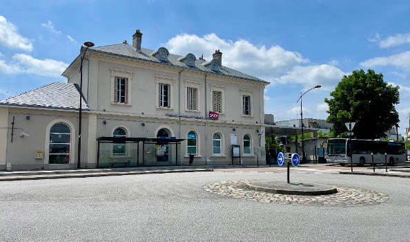 Arpajon Railway Station