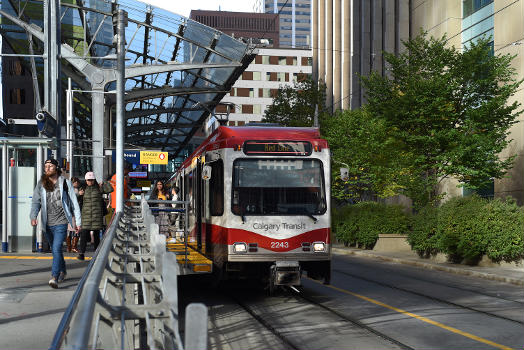 6 Street SW CTrain Station