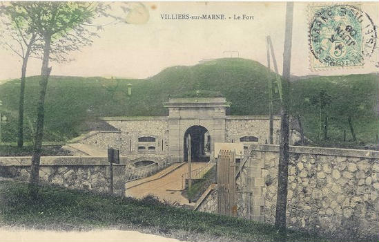 Fort de Villiers : Carte postale du fort de Villiers (système Séré de Rivières, 1874) situé à l'époque dans le département de Seine et Oise, aujourd'hui sur la Commune de Noisy-le-Grand, quartier du Montfort, en Seine Saint-Denis. Pour en savoir plus