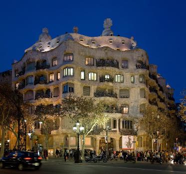Barcelona - Casa Mila(Fotograf: Diliff)