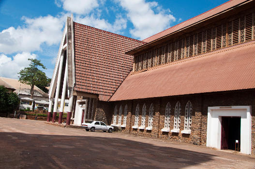 Cathédrale notre dame de victoire de Yaoundé