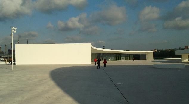 Centro Cultural Internacional Oscar Niemeyer
Centro Niemeyer (Avilés) - Film Center
