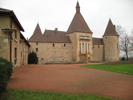 Château de Corcelles-en-Beaujolais dans le Rhône, côté sud