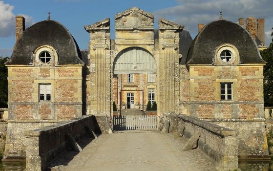 Château de la Ferté de La Ferté-Saint-Aubin, Loiret, Centre, France
Vue Entrée du château
