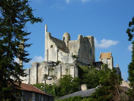 Ruines du château baronnial de Chauvigny (Vienne, France)