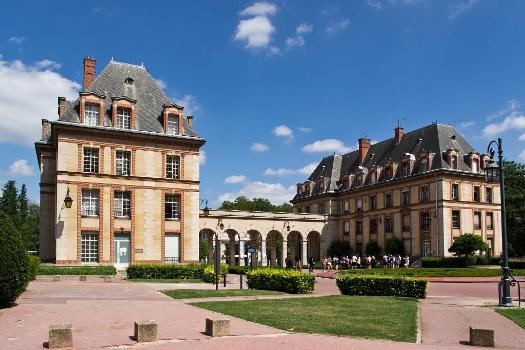 Résidence André Honnorat and Pavillon administratif, Cité internationale universitaire de Paris.