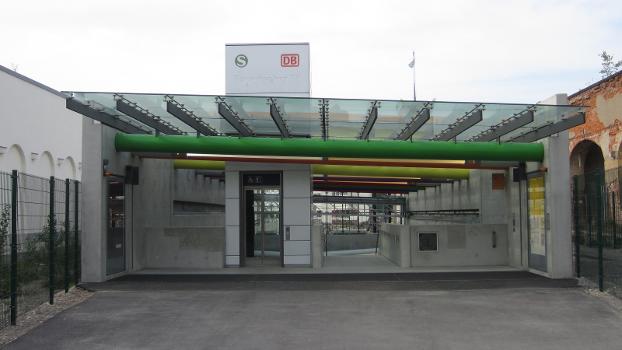 Zugang zur City-Tunnel -Station Bayerischer Bahnhof