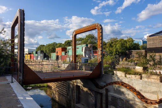 Cody Dock rolling bridge, London
The wooden figure is by Steuart Patrick