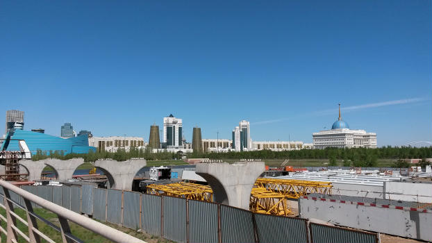 Construction of the light rail viaduct in Nur-Sultan