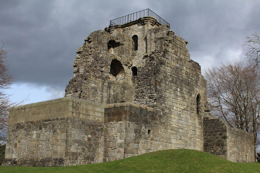 Crookston Castle