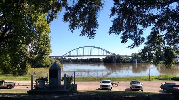 White River Bridge in Des Arc, Arkansas