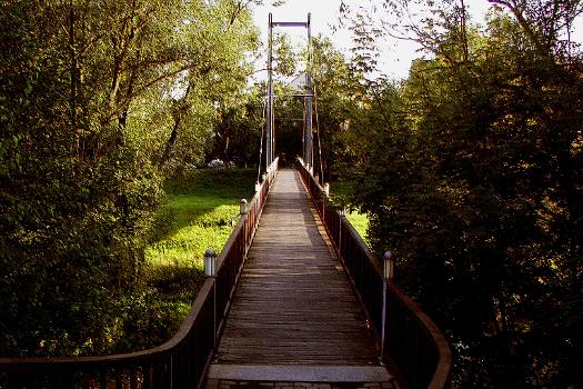 Die Stegbrücke von 1995 in Flöha