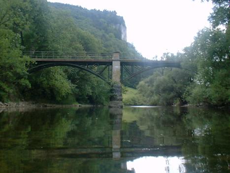 Alte Donaubrücke bei Langenbrunn:Wurde 2005 gegen eine Betonbrücke ersetzt.