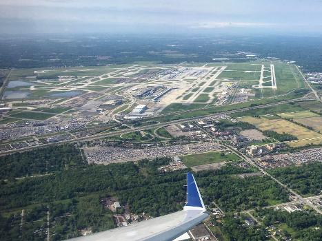 View of DTW in June 2019 from a departing Delta Connection/Endeavor Air CRJ-900. Note runway 3L/21R was undergoing reconstruction at that the time.