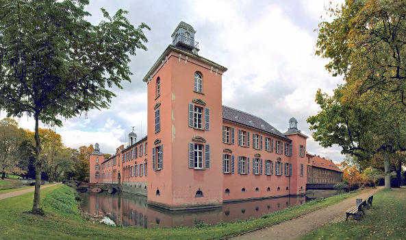 Schloss Kalkum in Düsseldorf, Ansicht von Südwesten