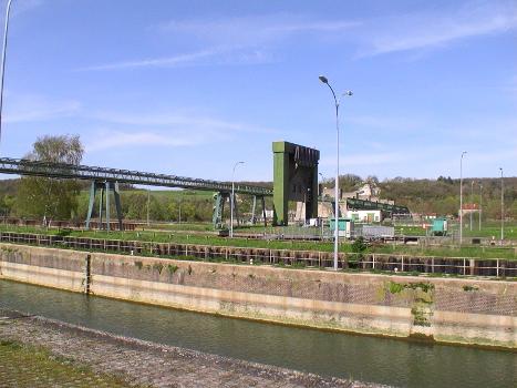Notre-Dame-de-la-Garenne Lock and Dam